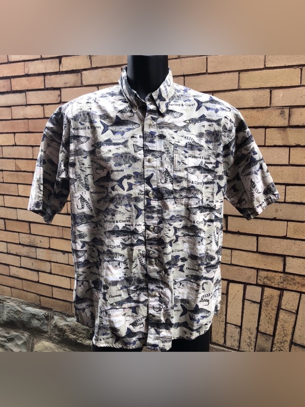 Vintage 90’s Columbia Fish Print Button Down Fishing Shirt Size Medium